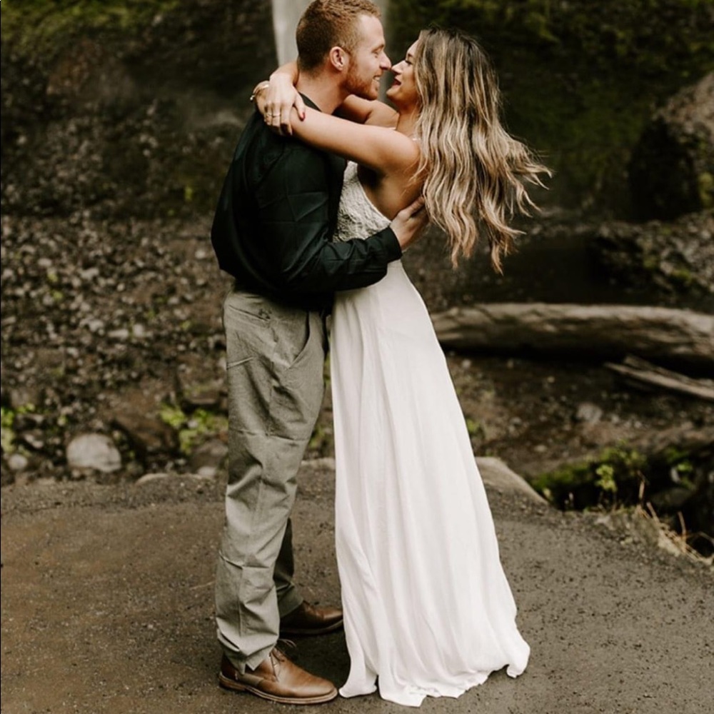 Engagement photos dress